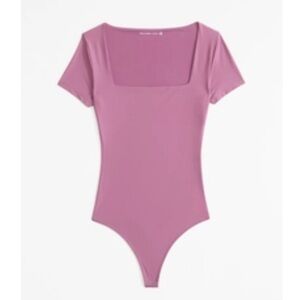 Soft Matte Seamless Short-Sleeve Squareneck Bodysuit